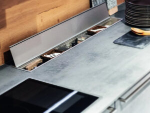 Estanteria integrada en encime